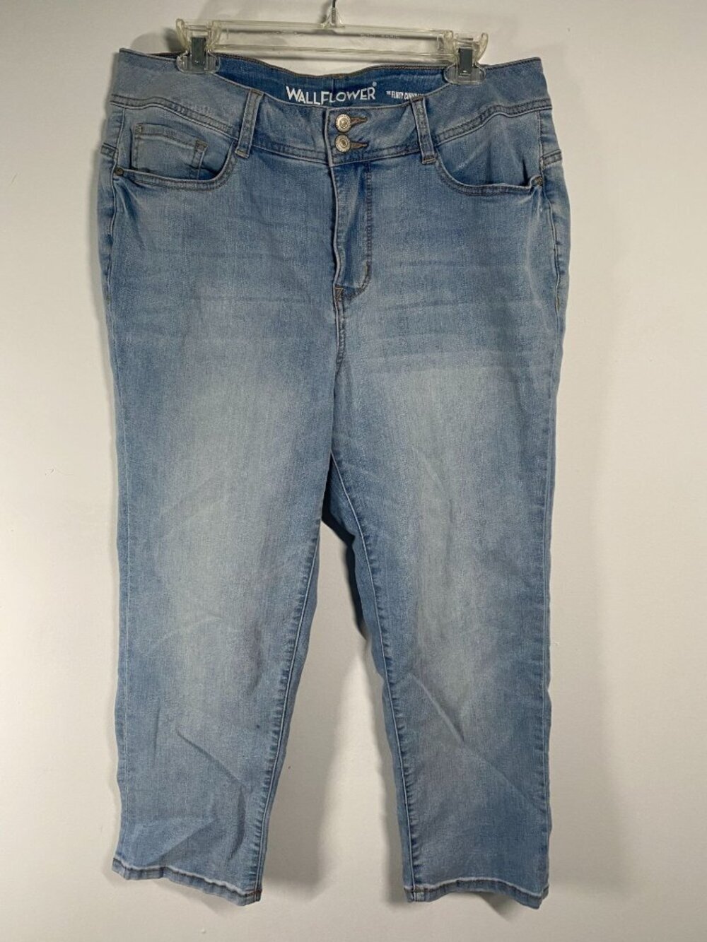 Wallflower Womens Flirty Curvy High Rise Light Wash Denim Capri Jeans Size 14w